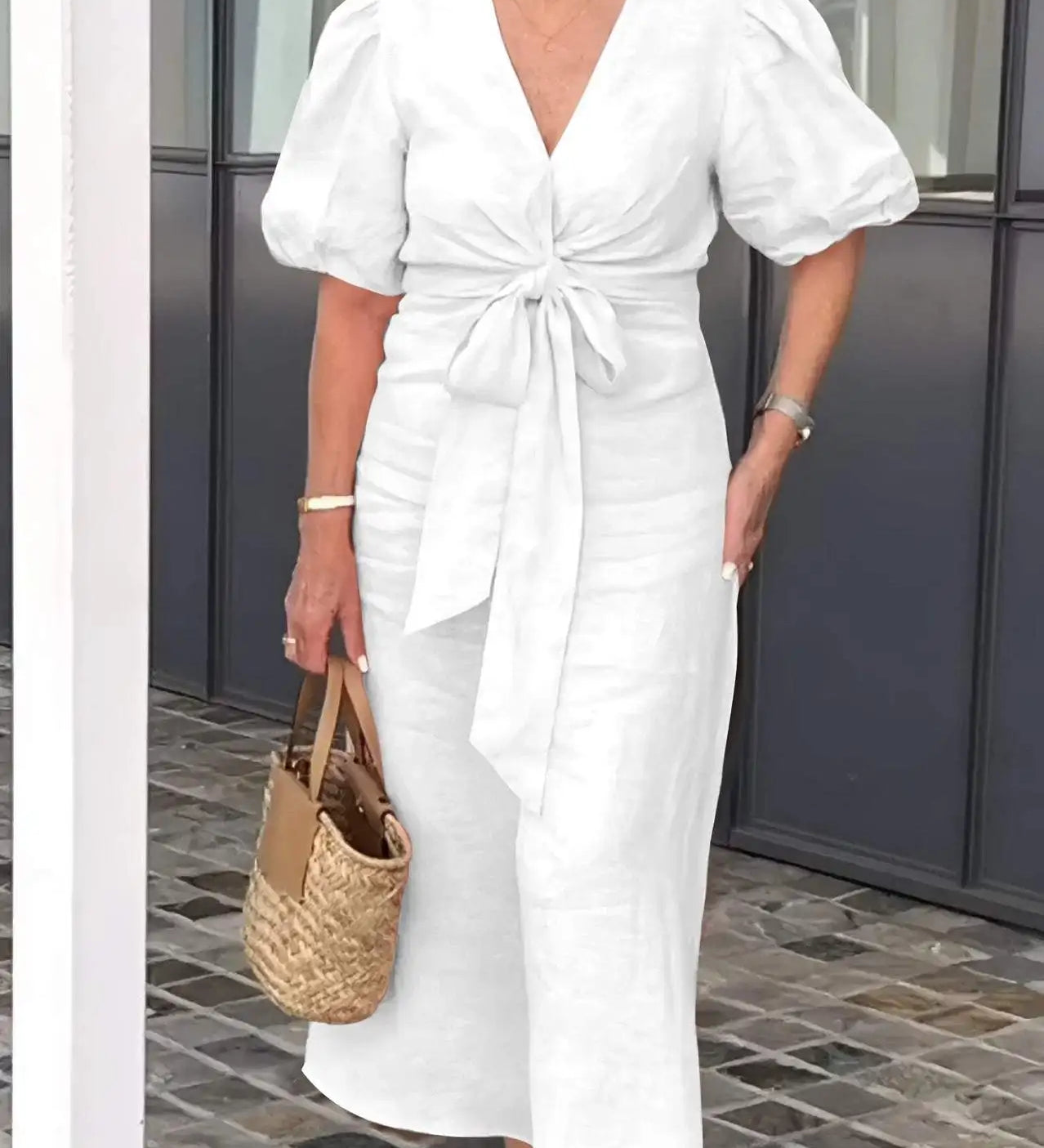 LYNORA | Élégante Robe Midi à Encolure en V