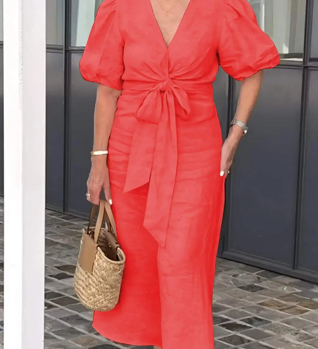 LYNORA | Élégante Robe Midi à Encolure en V